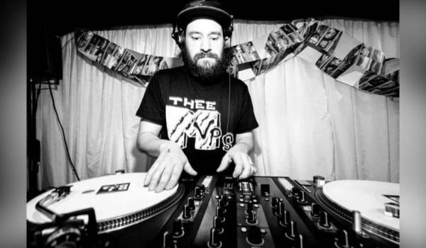 DJ KING FLOW